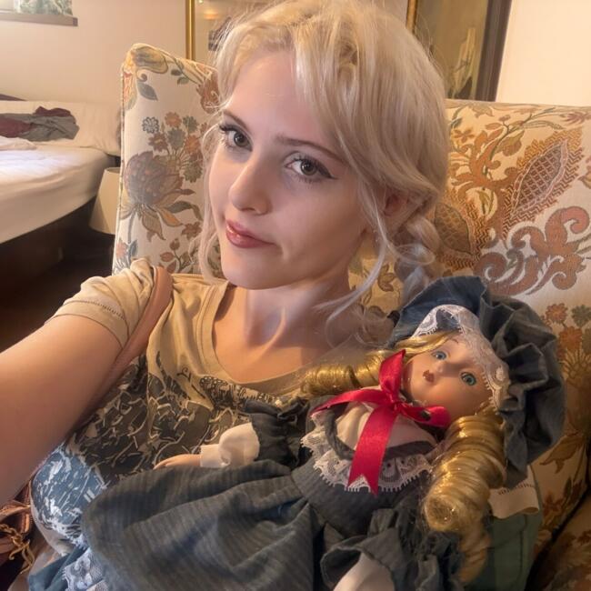 Babysitter in Gravesend: Tilly