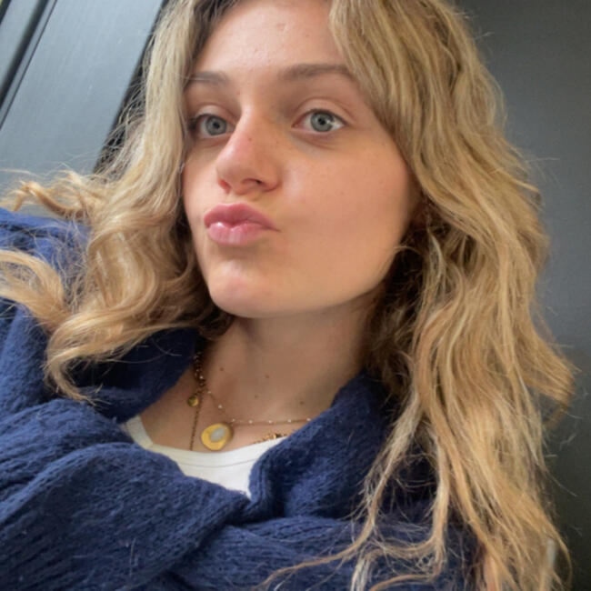 Babysitter in Les Angles: Eva