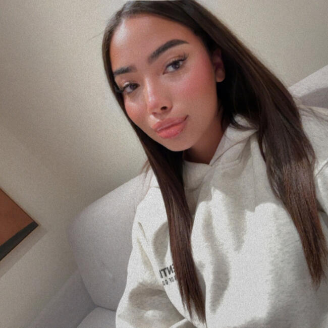 Babysitter in Montreal: Yasmin
