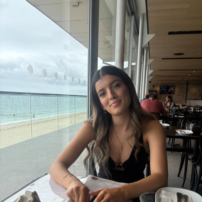 Babysitter in Sydney: Mirna