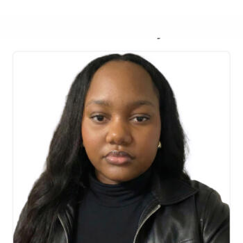 Babysitter Loures: Mayra