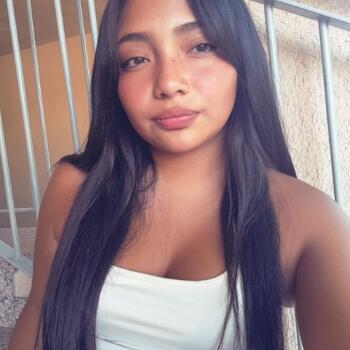 Babysitter in Yecla: Jhaneth