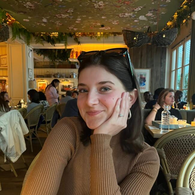 Babysitter in Bois-Colombes: Mélodie