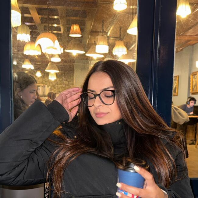 Babysitter in Bucharest: Farhani