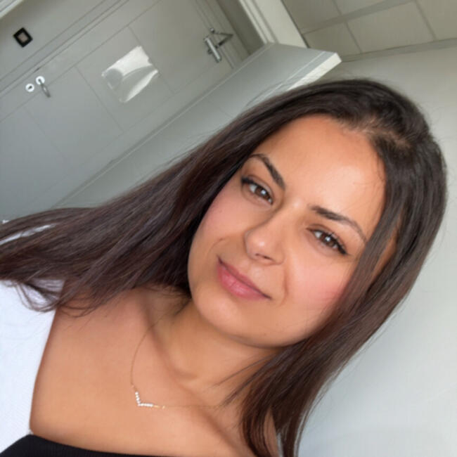 Babysitter in Bucharest: Farhani