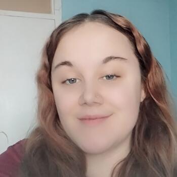 Babysitter in Swindon: Miley-mai
