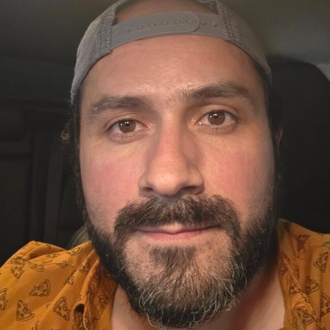 Babysitting job in León: Hector