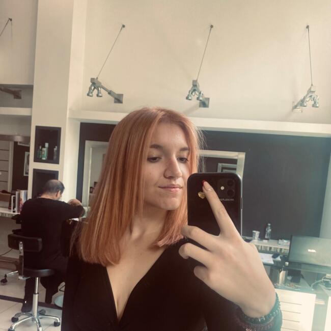 Babysitter στην περιοχή Περιστέρι: Ελίνα