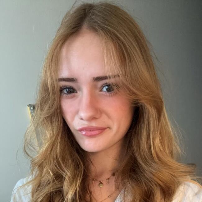 Babysitter in Nottingham: Églantine