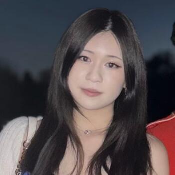 Babysitter in Markham: Leah