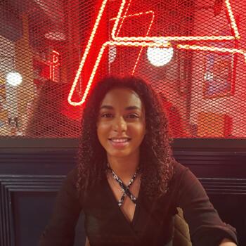 Babysitter in Paris: KIARA