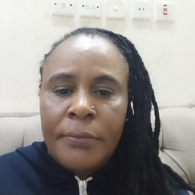 جليسة أطفال في الرياض: Robert Gladys