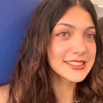 Babysitter in Rome: Laura