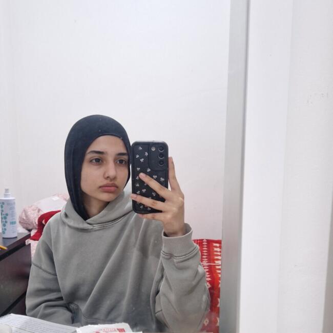 Babysitter in Manchester: Amna