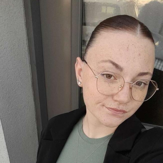 Babysitter in Wimille: Inès