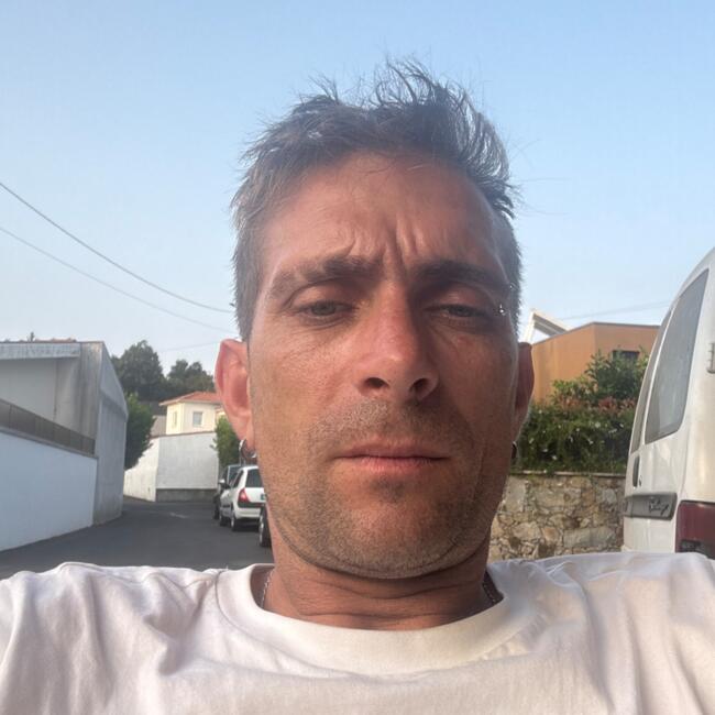 Trabalho de babysitting em Braga: Miguel