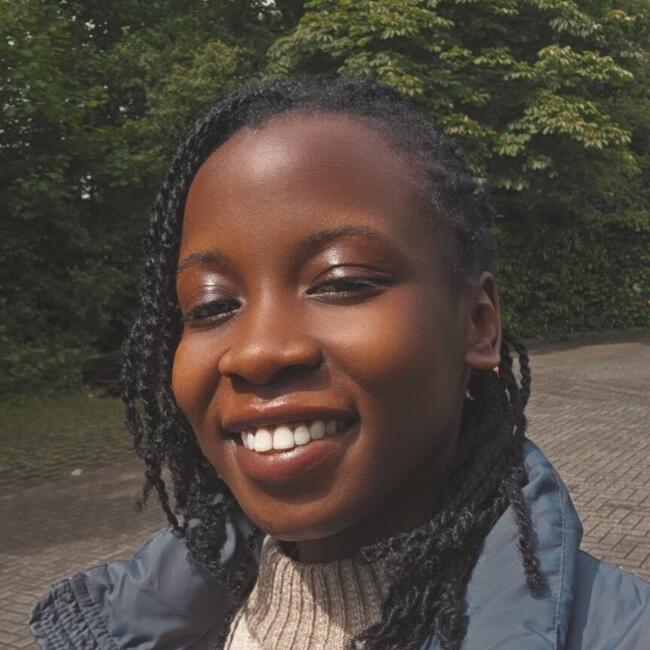 Babysitter in Saint-Louis: Fay