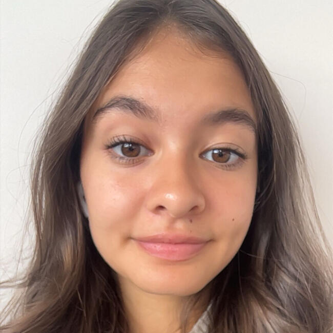 Babysitter in Auckland: Mia