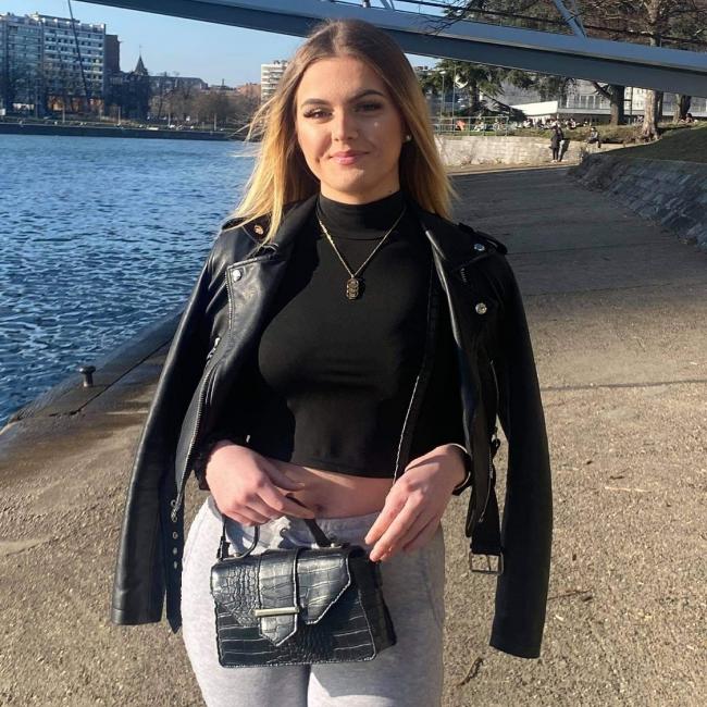 Babysitter in Liège: Eloïse