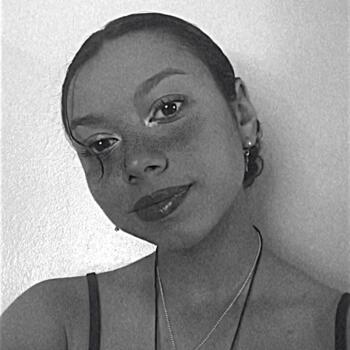 Baby-sitter in Saint-Germain-en-Laye: Carla