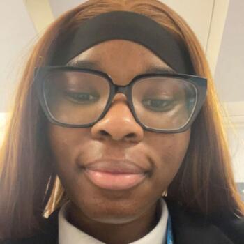 Babysitter in London: Salma