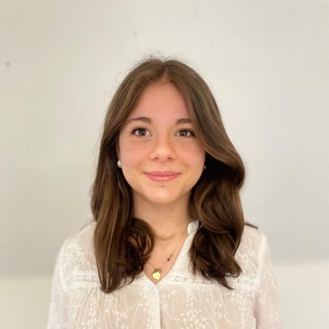 Babysitter in Pont-Hébert: Fantine