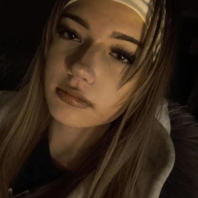 Baby-sitter in Edmonton: Kate