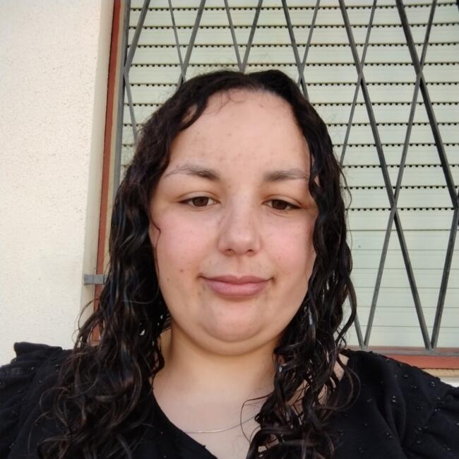 Babysitter in Palhaça: Carina