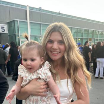 Babysitter Edmonton: Sienna