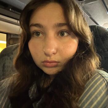 Babysitter in Penta-di-Casinca: Nadine