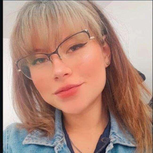 Babysitter in Cuenca: Andrea