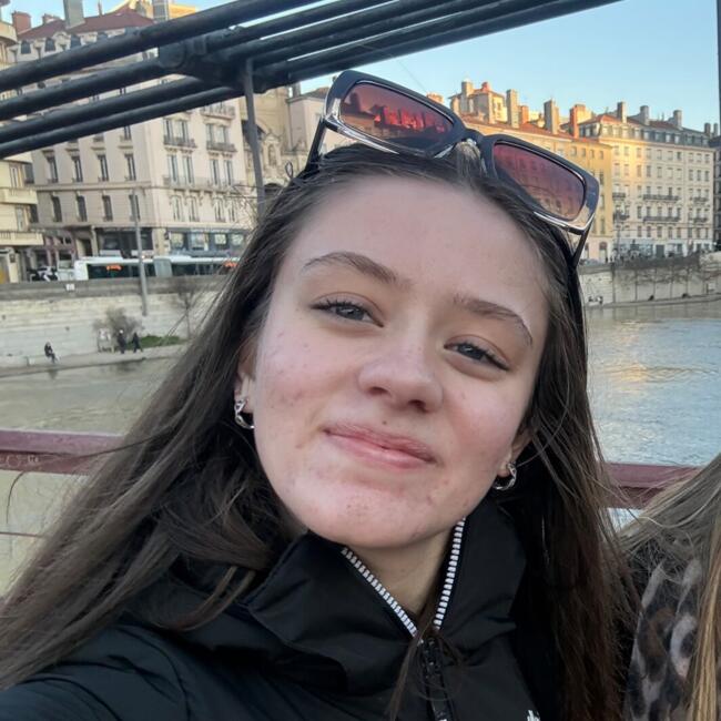 Babysitter in Bons-en-Chablais: Zoé