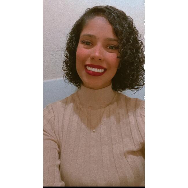 Babysitter in Patos de Minas: Talita