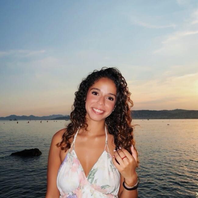 Babysitter in Antibes: Douae