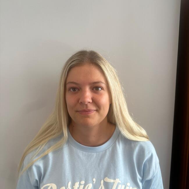 Babysitter in Stockport: Anya