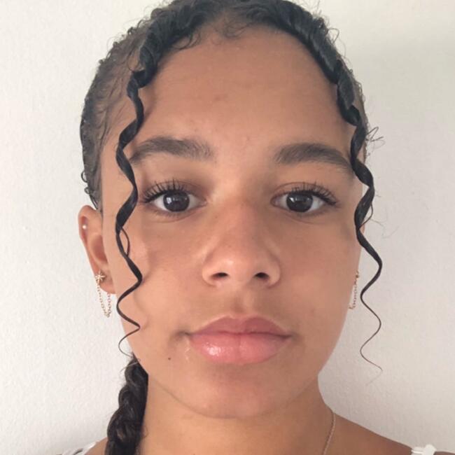 Babysitter in Ustaritz: Mélina