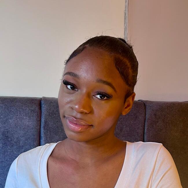 Babysitter in London: Destiny