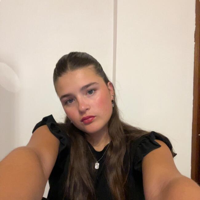 Babysitter in Marseille: Cloe