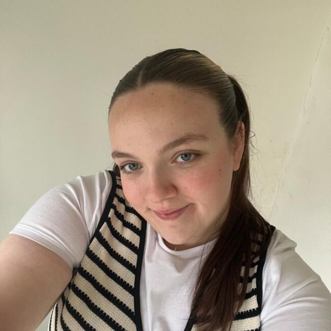 Babysitter in Newport: Thalia