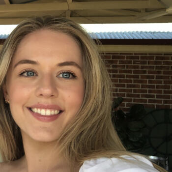 Babysitter in Rockhampton: Lily