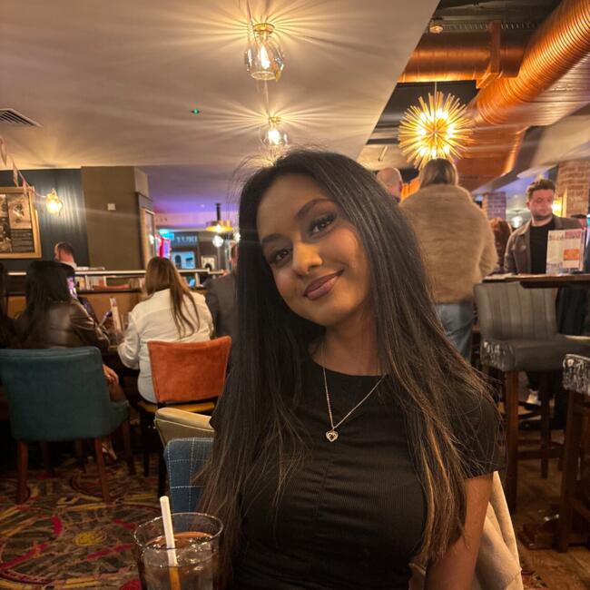 Babysitter in Camberley: Ziki