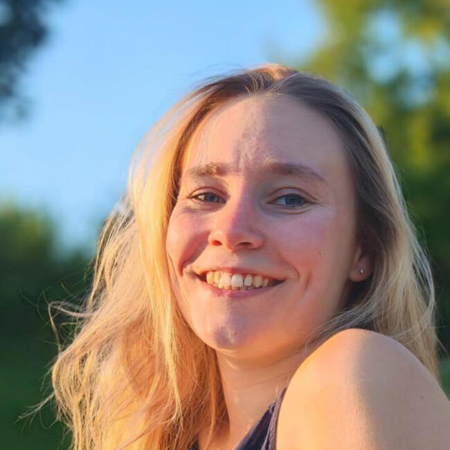 Babysitter in Copponex: Agathe