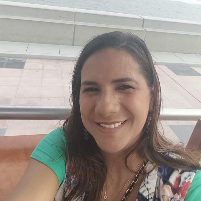 Babysitter in Miraflores District: Yesenia