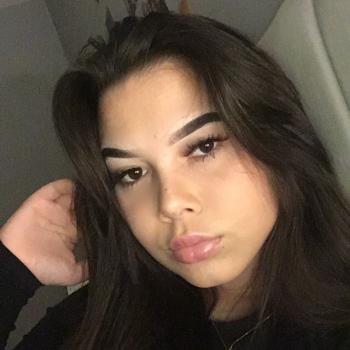 Babysitters in Doncaster: Darya