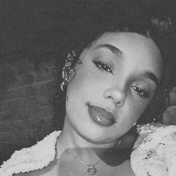 Babysitter in Vila Velha: Thávyne