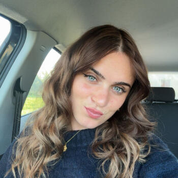 Babysitter in La Genevraye: Lea