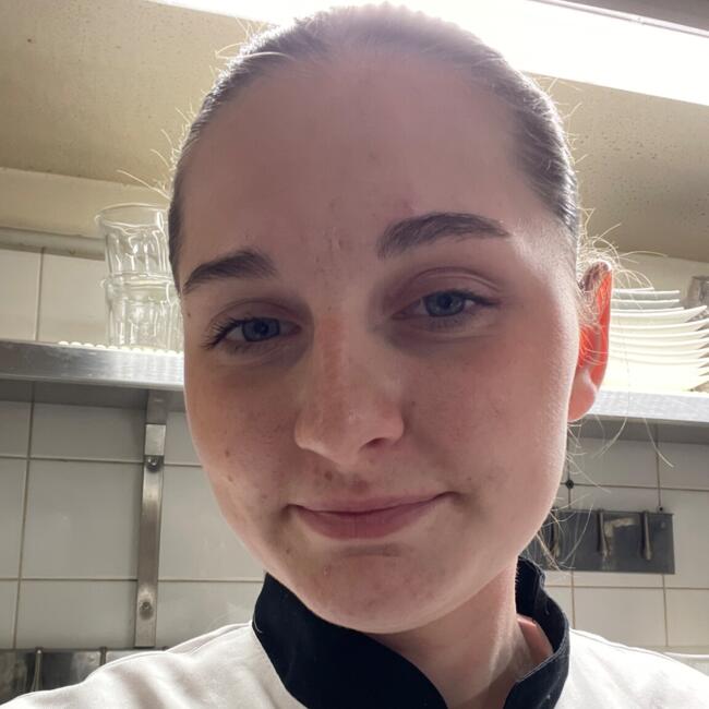 Babysitter in Périgueux: Kiara