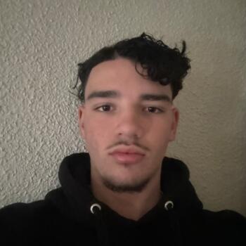 Babysitter in Dampierre-les-Bois: Rayan