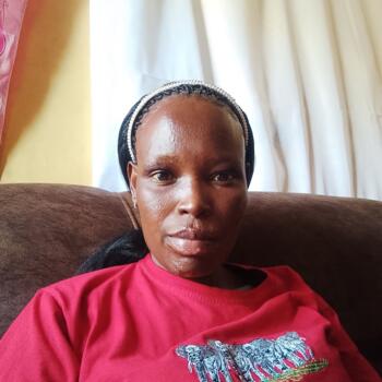 Babysitter Nairobi: Elizabeth