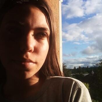 Baby-sitter Civrieux-d'Azergues: Flora